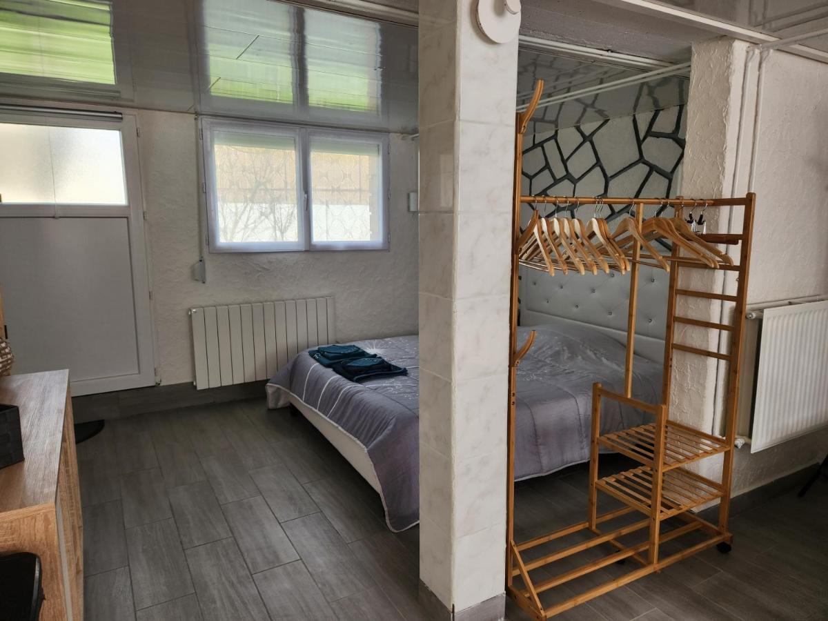 Studio, Pas De Collocation Possible Warmeriville Exterior foto